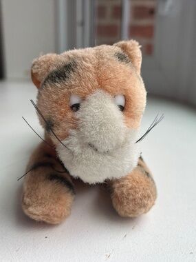 Gund Classic Pooh Tigger Plush